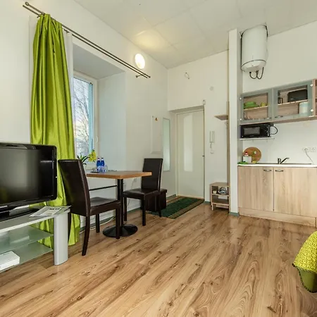 Guest house Green City *